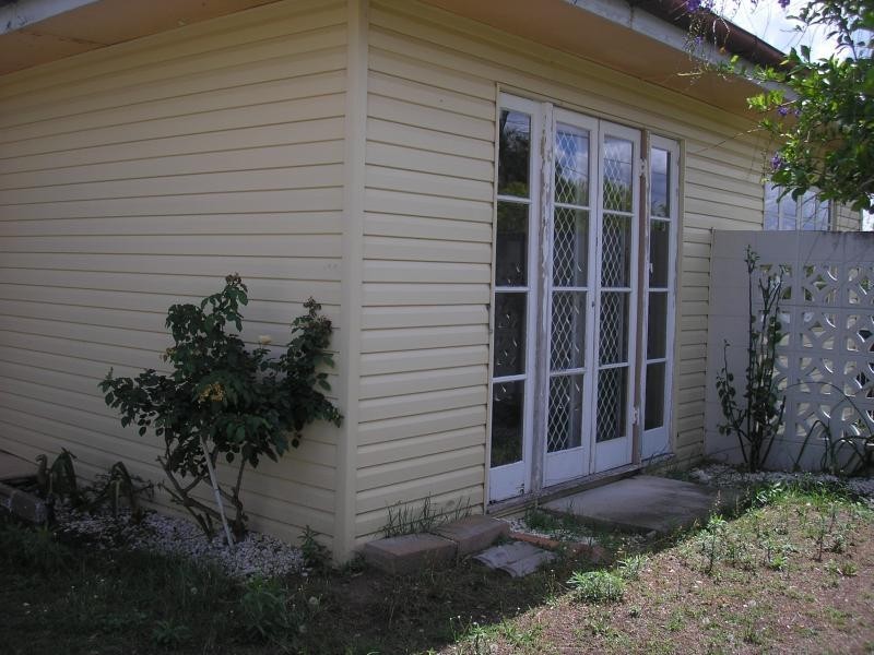 17 Phillip Street, One Mile QLD 4305