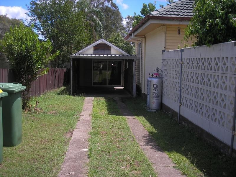 17 Phillip Street, One Mile QLD 4305