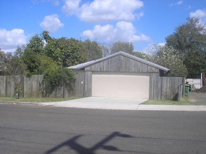8 Chermside Road, Eastern Heights QLD 4305