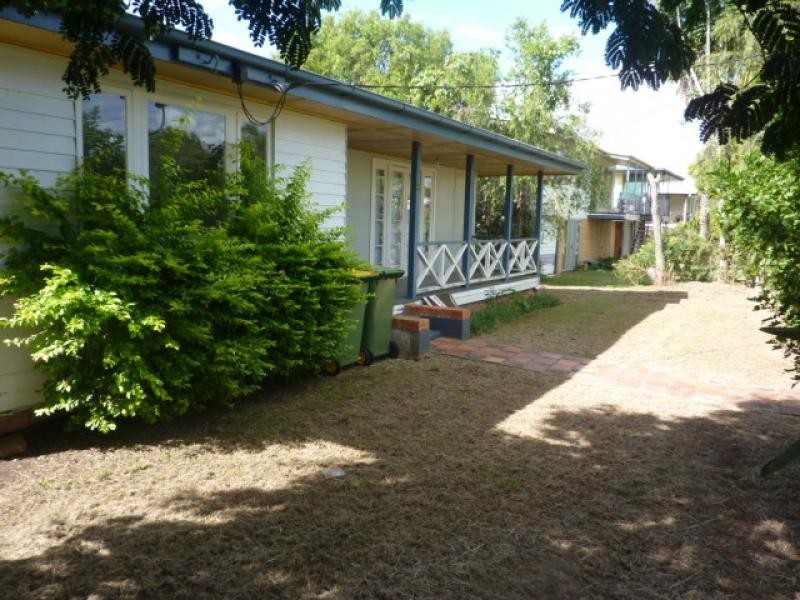26 Selwyn Street, North Booval QLD 4304