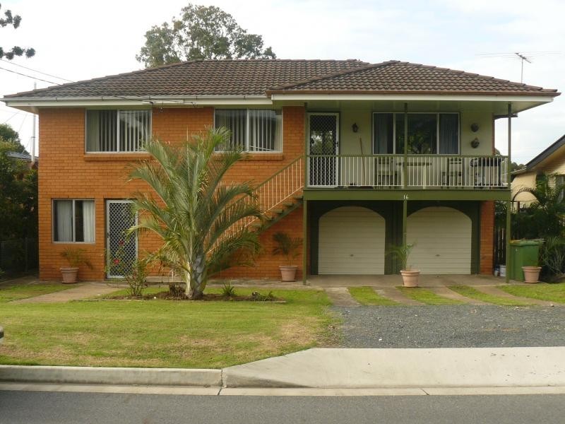 16 Petaine Street, Raceview QLD 4305