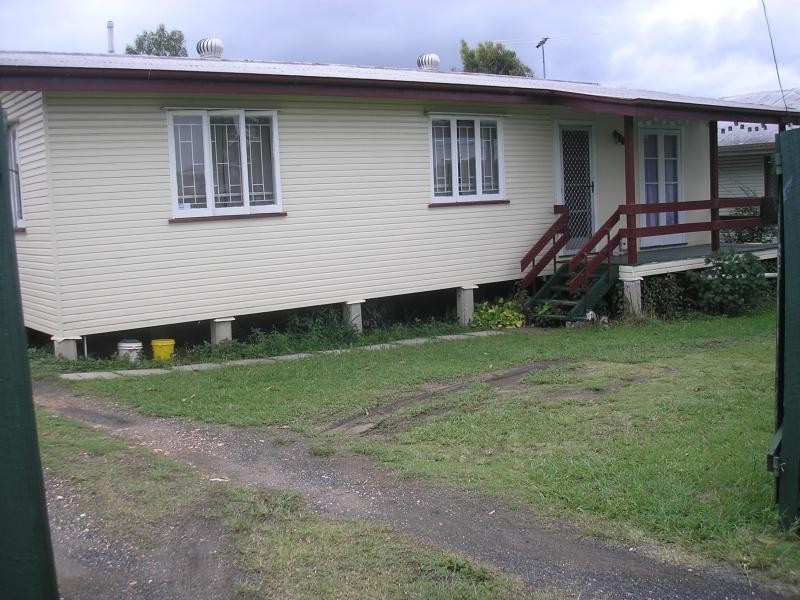 120 Robertson Road, Raceview QLD 4305
