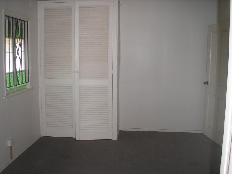 5 Pine Mountain Road, North Ipswich QLD 4305