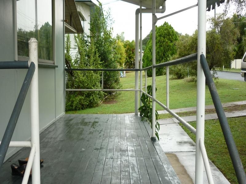 7 Logan Street, North Booval QLD 4304
