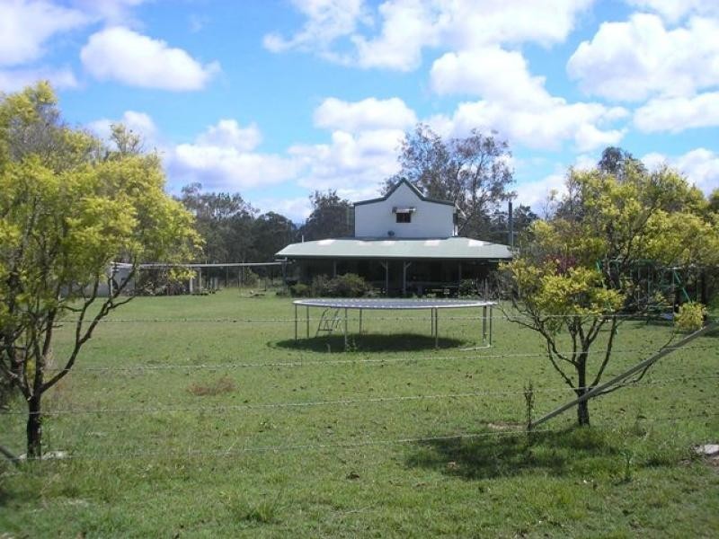 74 Wybalena Road, Pine Mountain QLD 4306