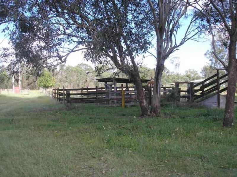 74 Wybalena Road, Pine Mountain QLD 4306