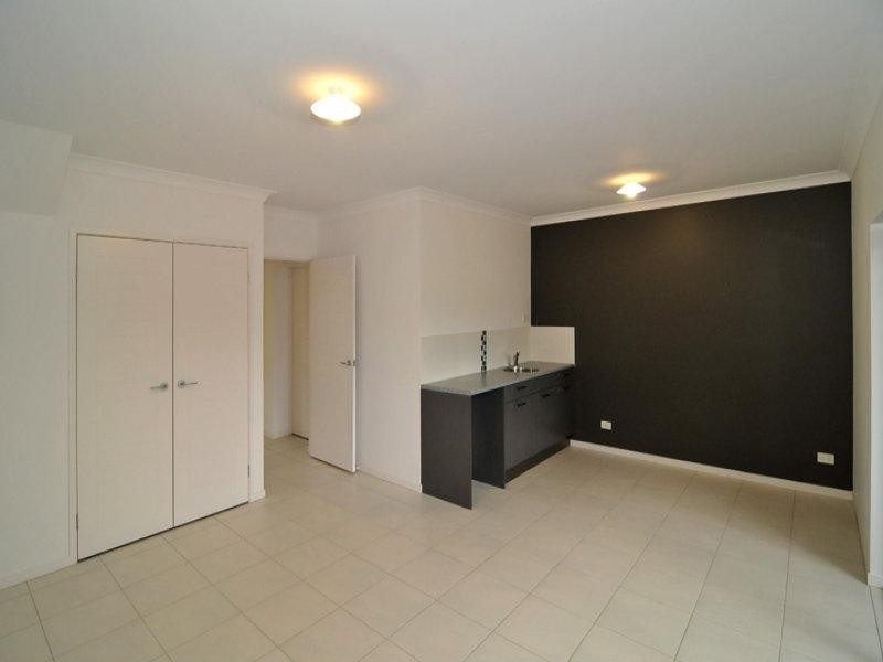 8 Bremer Parade, Basin Pocket QLD 4305