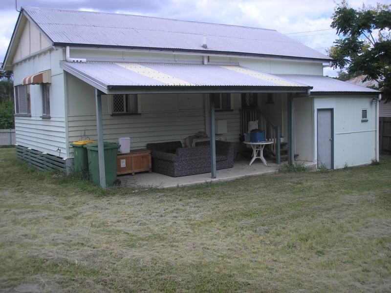 43 Easton Street, Silkstone QLD 4304