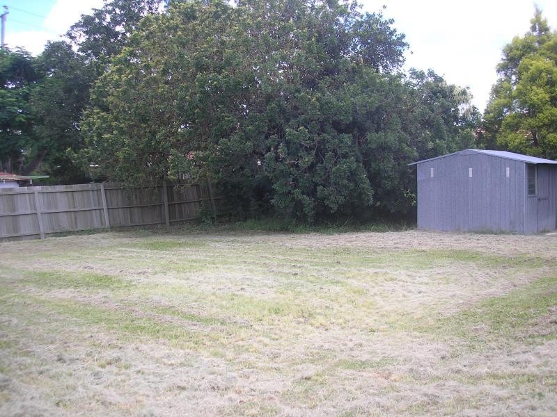 43 Easton Street, Silkstone QLD 4304