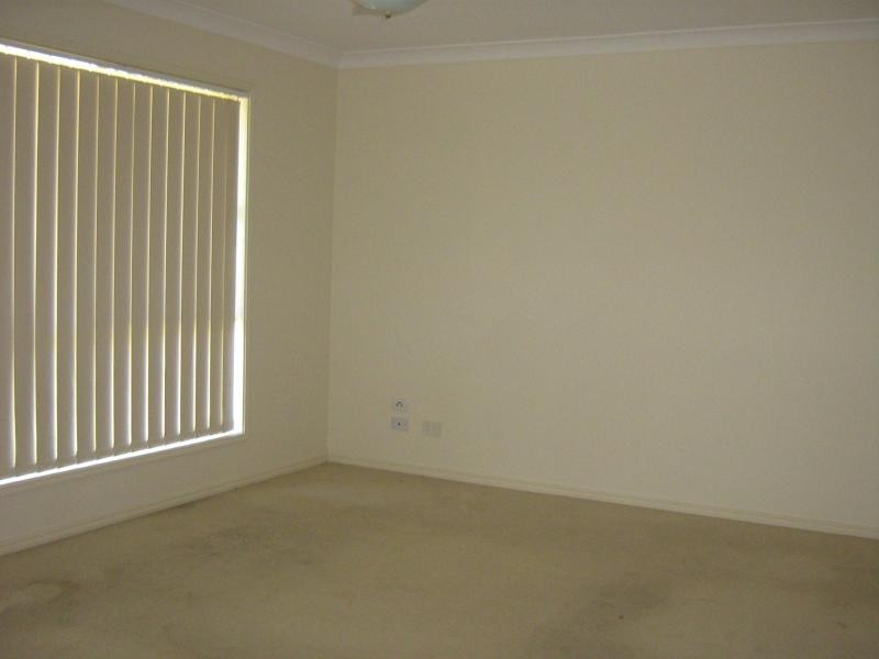 33 Baden Jones Way, North Booval QLD 4304