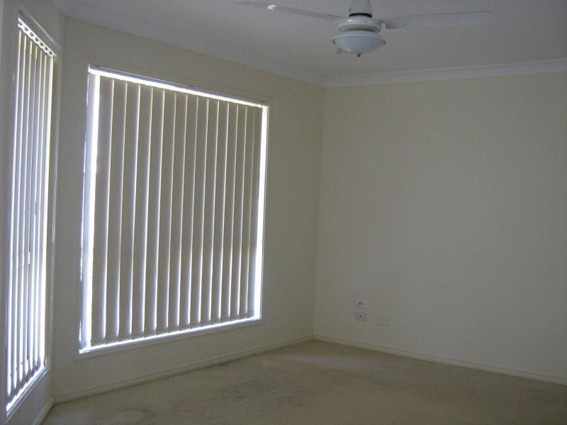 33 Baden Jones Way, North Booval QLD 4304