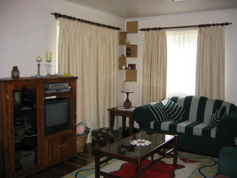 26 Bass Street, Leichhardt QLD 4305