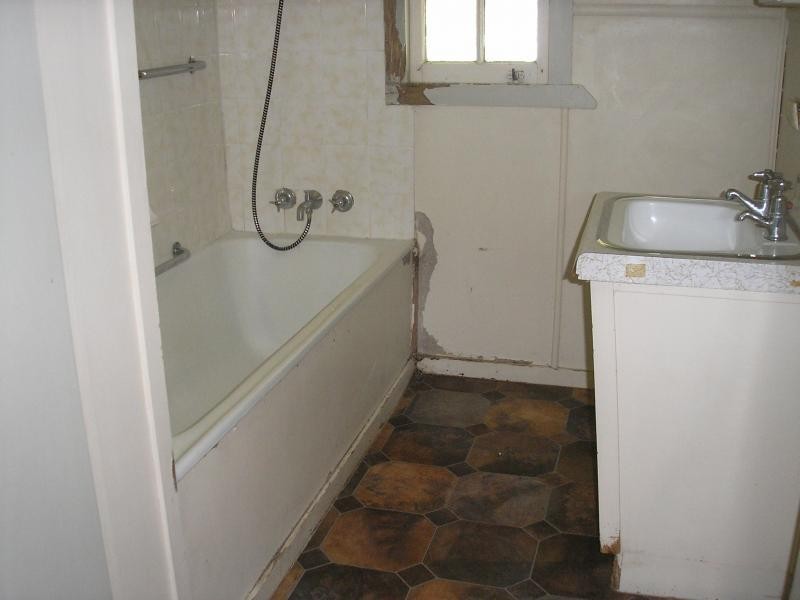 11 Edward Street, One Mile QLD 4305