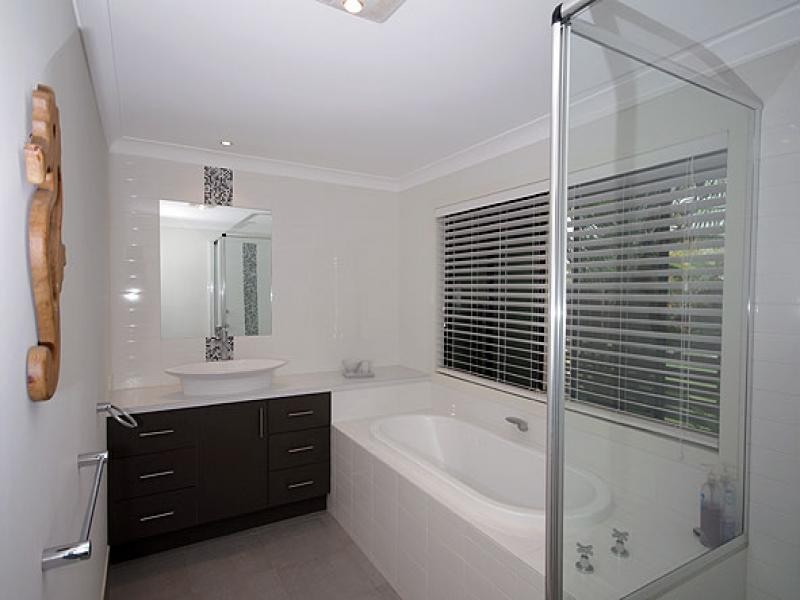 39 Emma Holt Court, Mount Crosby QLD 4306