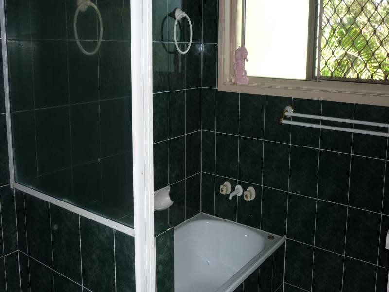 6 Short Street, Walloon QLD 4306