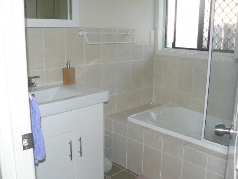 23 Pine Street, Flinders View QLD 4305