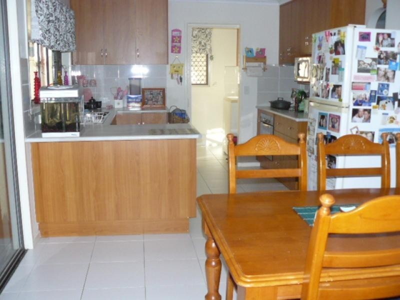 23 Pine Street, Flinders View QLD 4305