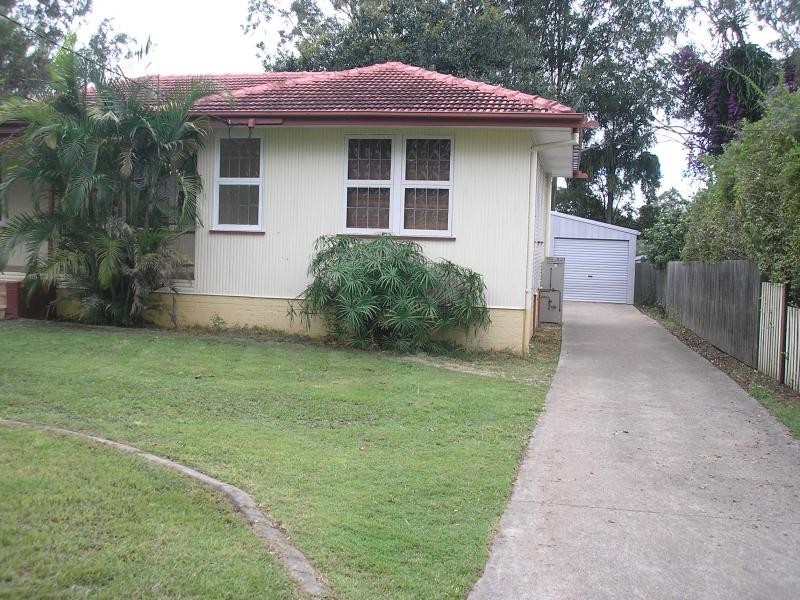 28 Caroline Street, Riverview QLD 4303