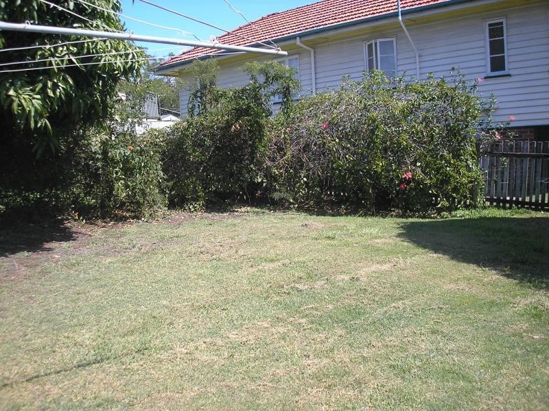 25 Brisbane Road, Newtown QLD 4305