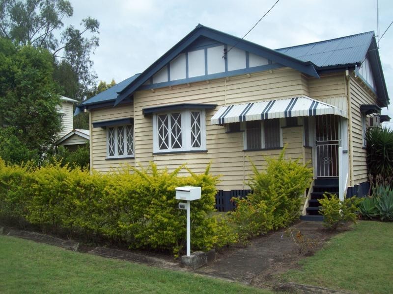 17 Hamilton Street, Booval QLD 4304