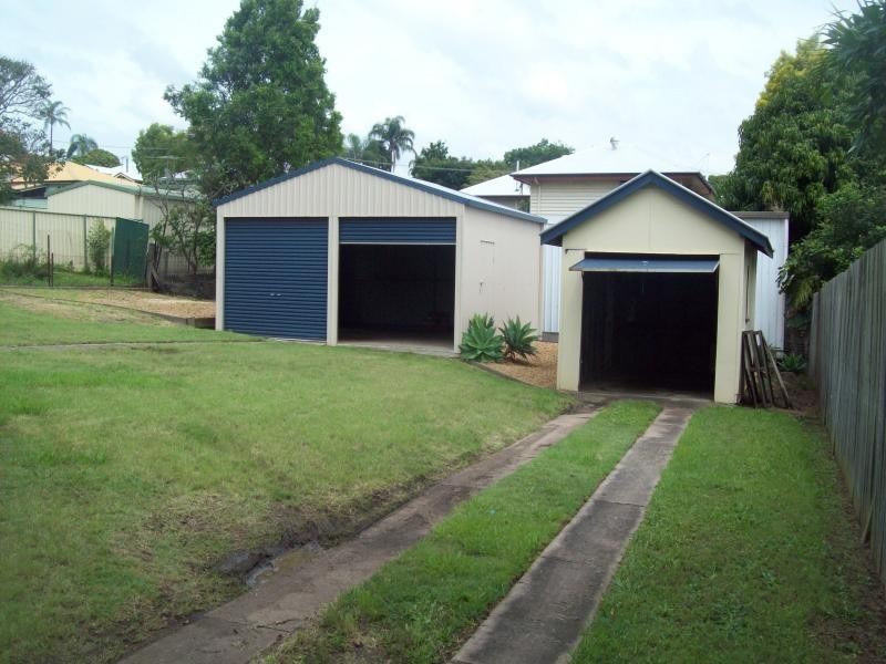 17 Hamilton Street, Booval QLD 4304