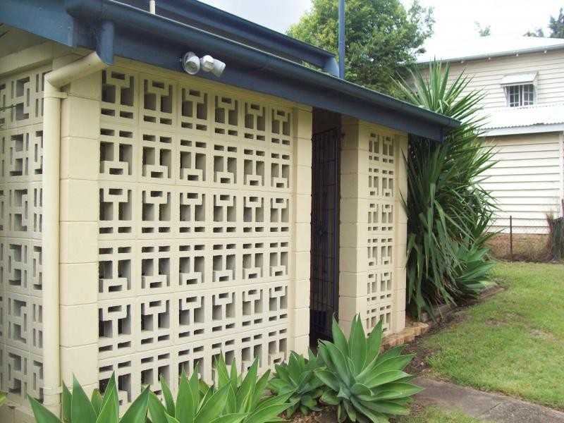 17 Hamilton Street, Booval QLD 4304