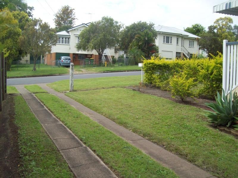 17 Hamilton Street, Booval QLD 4304