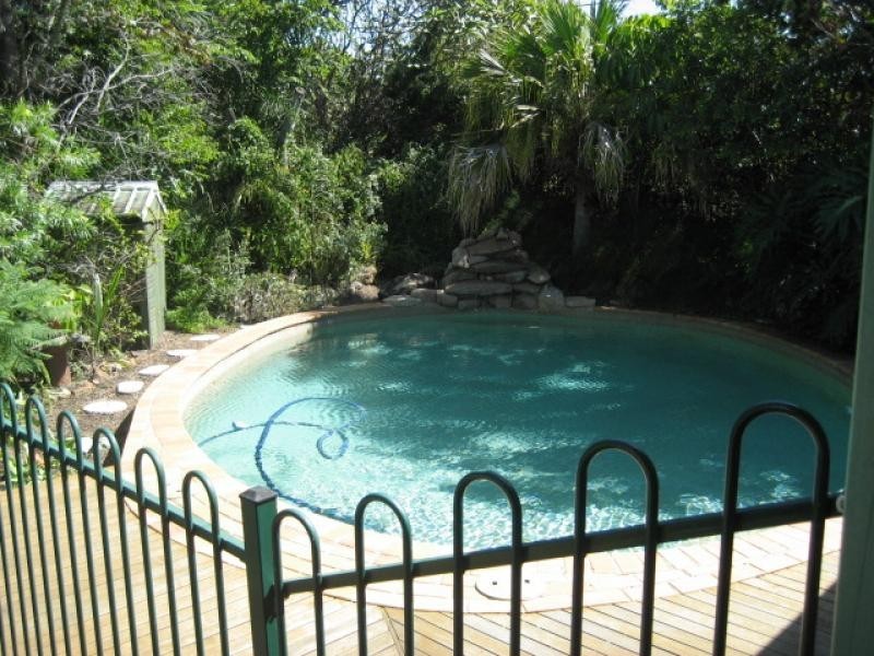 8 Law Street North, Redbank QLD 4301