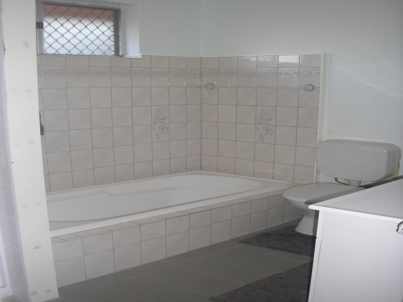 187 Pine Mountain Road, Brassall QLD 4305
