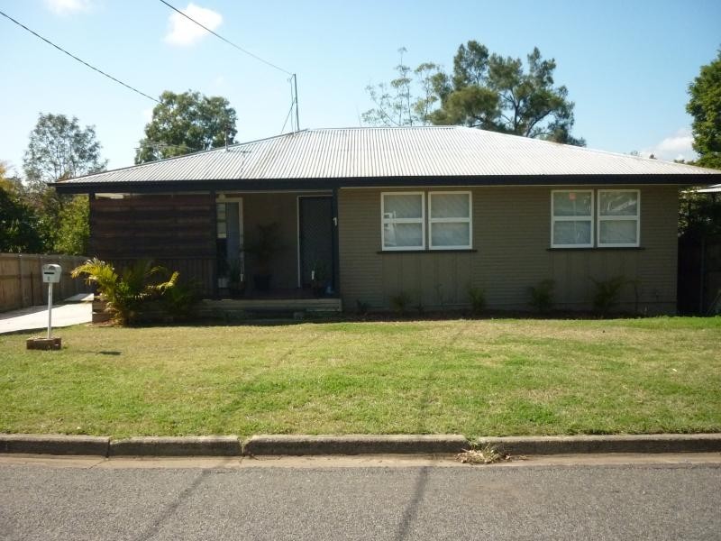 1 Trumper Street, East Ipswich QLD 4305