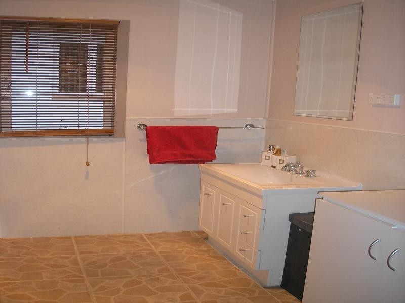 40 Railway Street, Booval QLD 4304