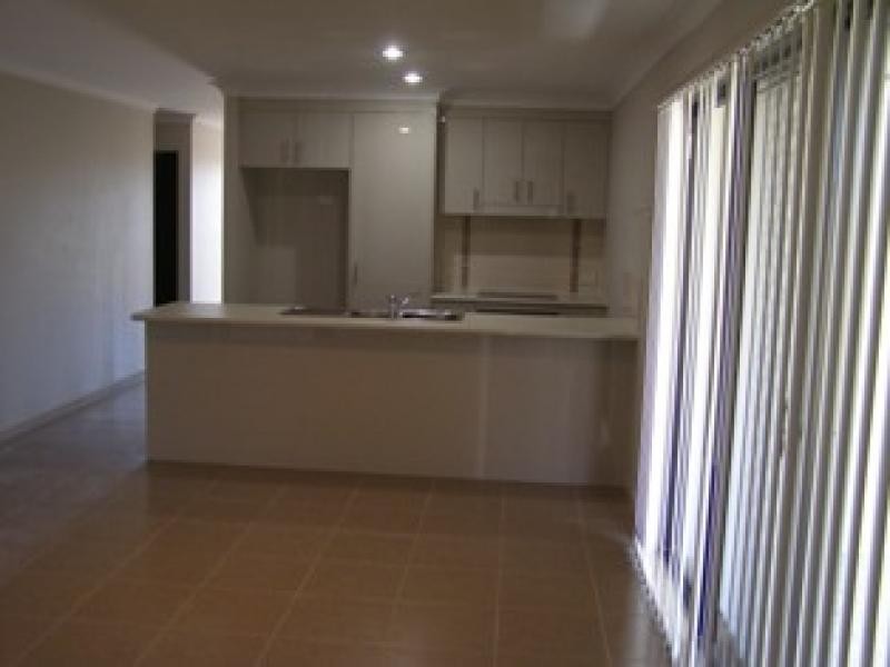 94 Jacaranda Drive, Yamanto QLD 4305