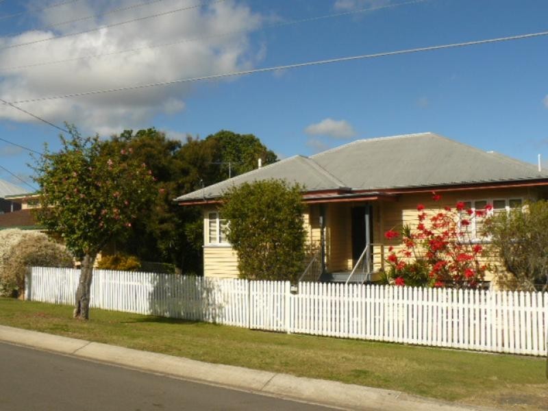 10 Boundary Street, Bundamba QLD 4304