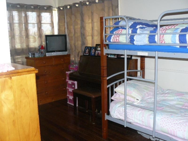 10 Boundary Street, Bundamba QLD 4304