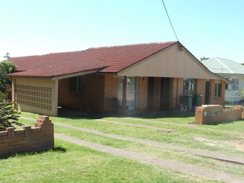 1/9 Green Street, Booval QLD 4304