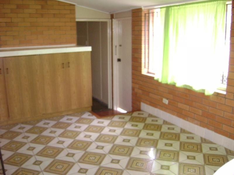 1/9 Green Street, Booval QLD 4304