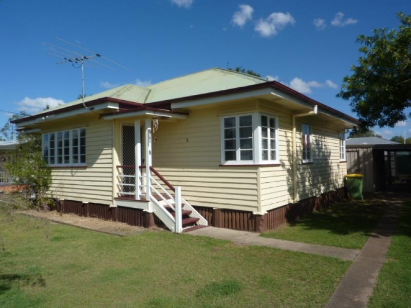 5 Adam Street, One Mile QLD 4305