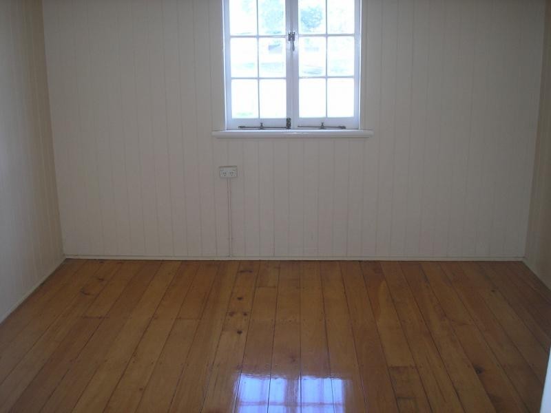 31 Brisbane Road, Newtown QLD 4305