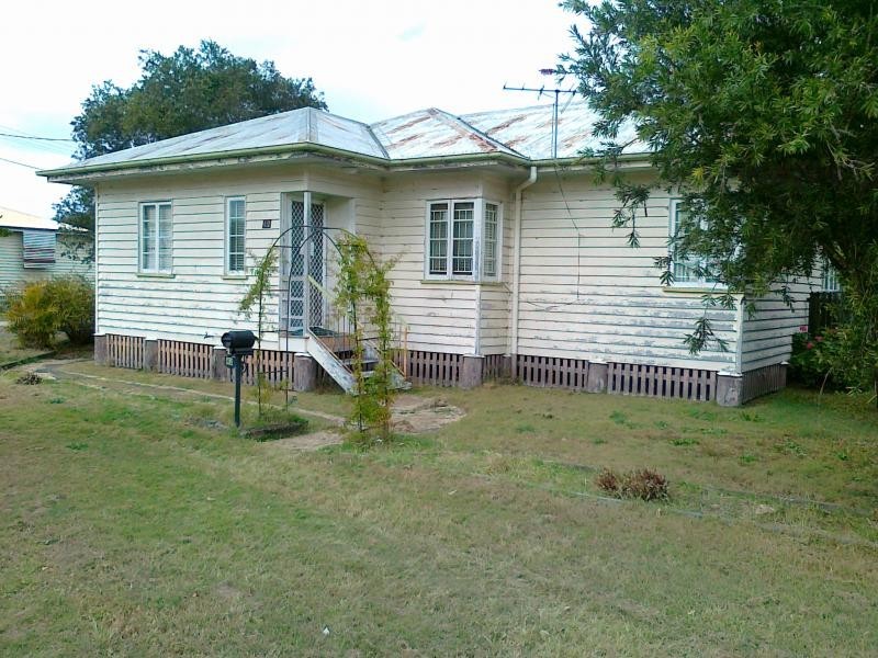 42 Phillip Street, One Mile QLD 4305