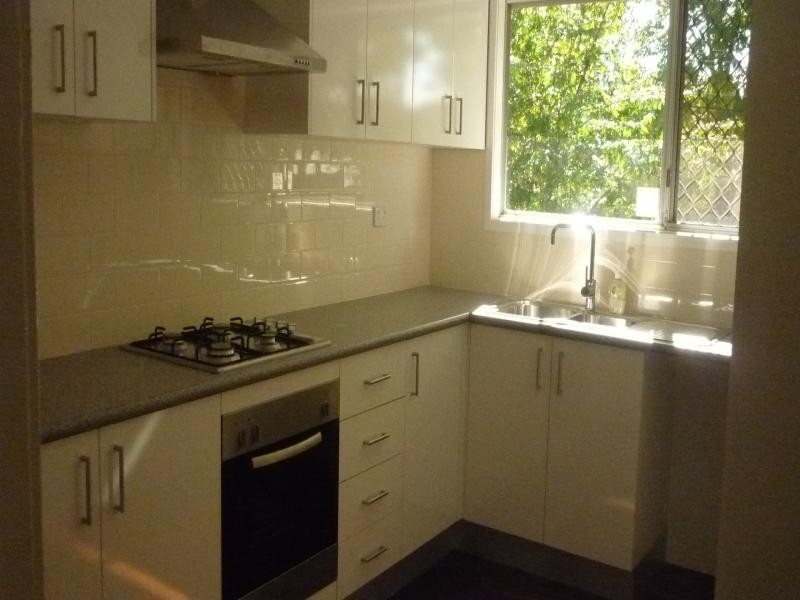 6 Bass Street, Leichhardt QLD 4305