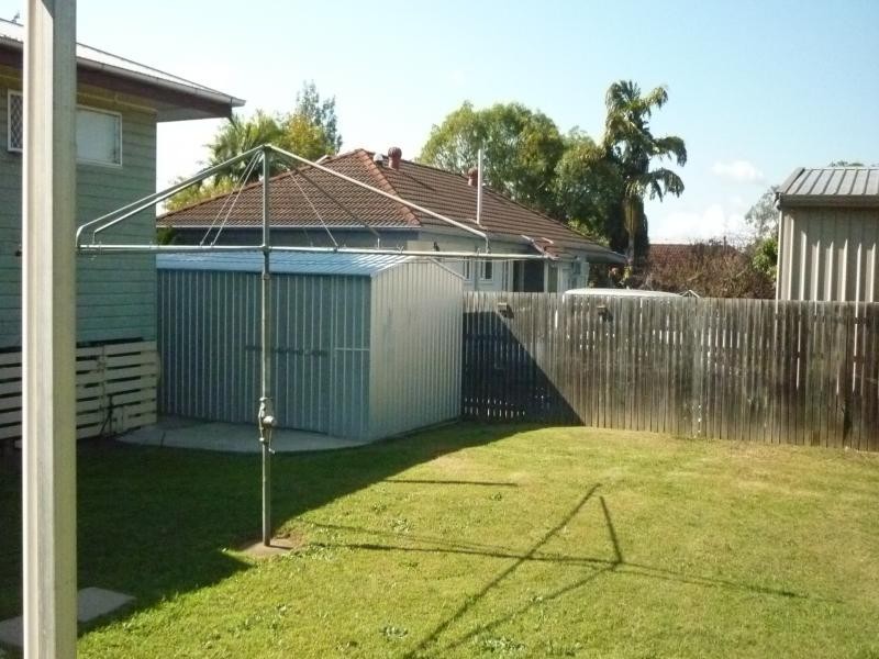 6 Bass Street, Leichhardt QLD 4305