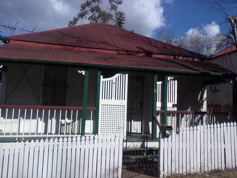 8 Darling Street, Ipswich QLD 4305