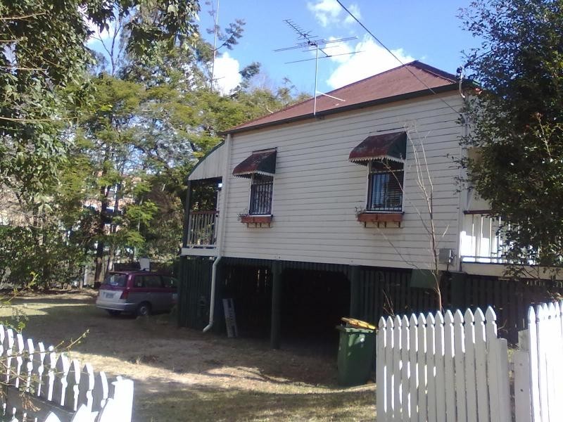 8 Darling Street, Ipswich QLD 4305