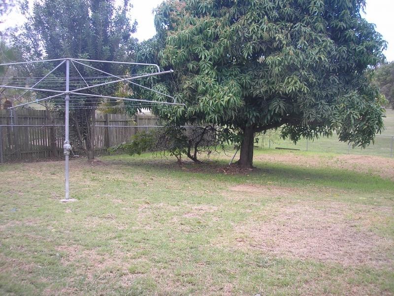 7 Logan Street, North Booval QLD 4304