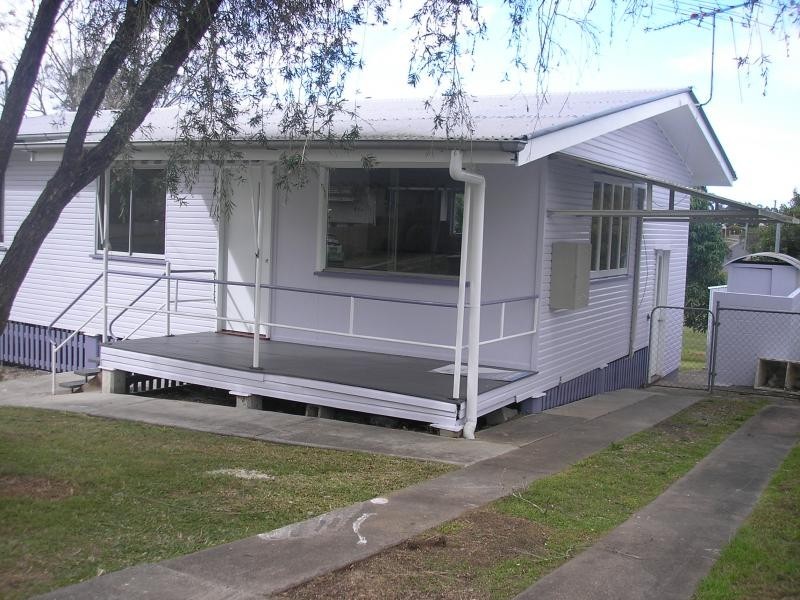 7 Logan Street, North Booval QLD 4304