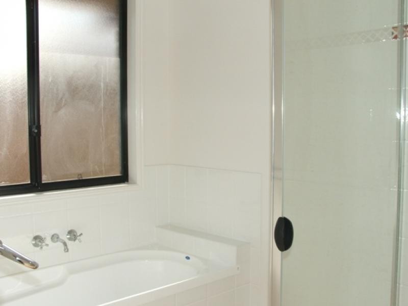89 Anna Drive, Raceview QLD 4305