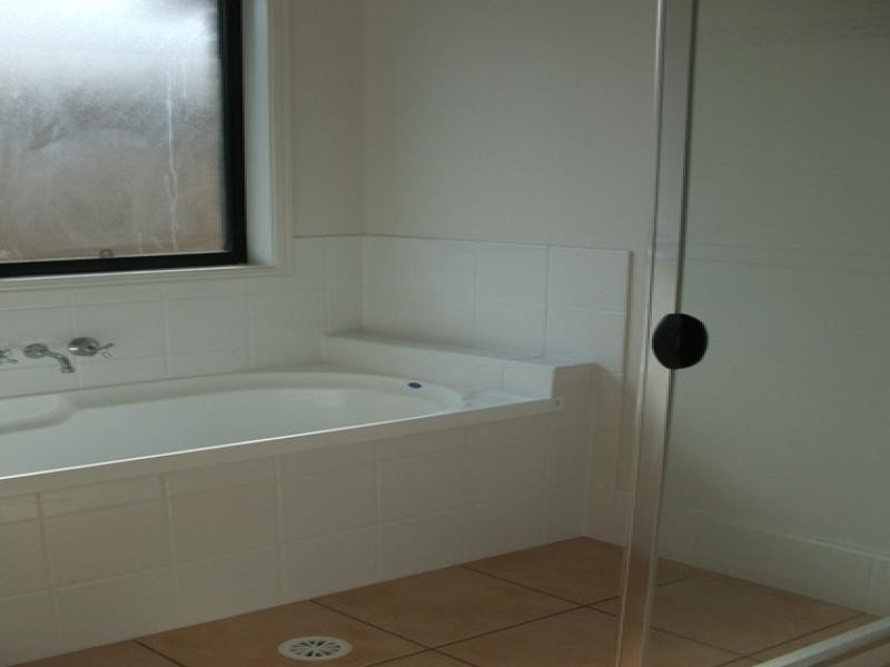 89 Anna Drive, Raceview QLD 4305