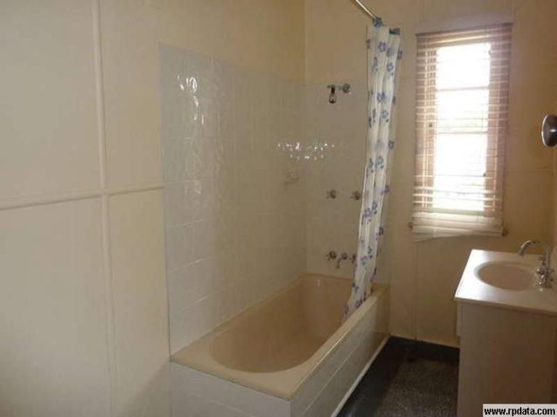 178 Glebe Road, Booval QLD 4304