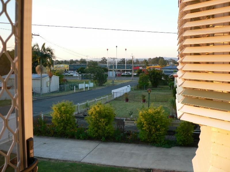 8 McGrath Lane, Booval QLD 4304