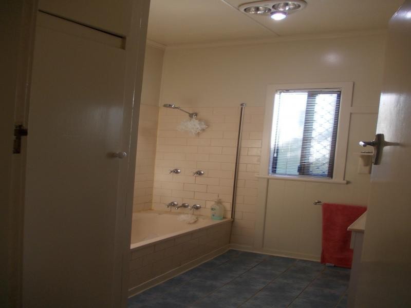 99 Brisbane Road, Booval QLD 4304